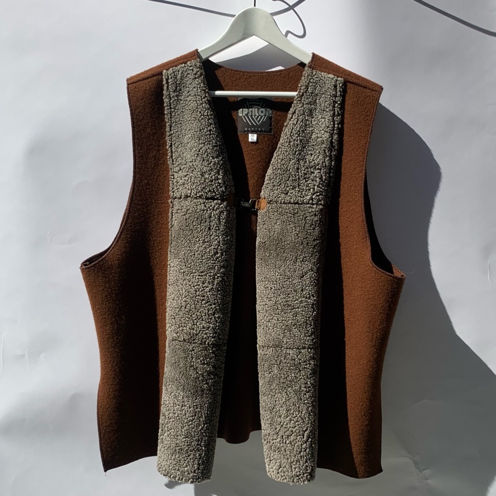❌SOLD❌ Sherpa genuine sheepskin and Chestnut Brown wool sleeveless jacket vest - Picture 1 of 9